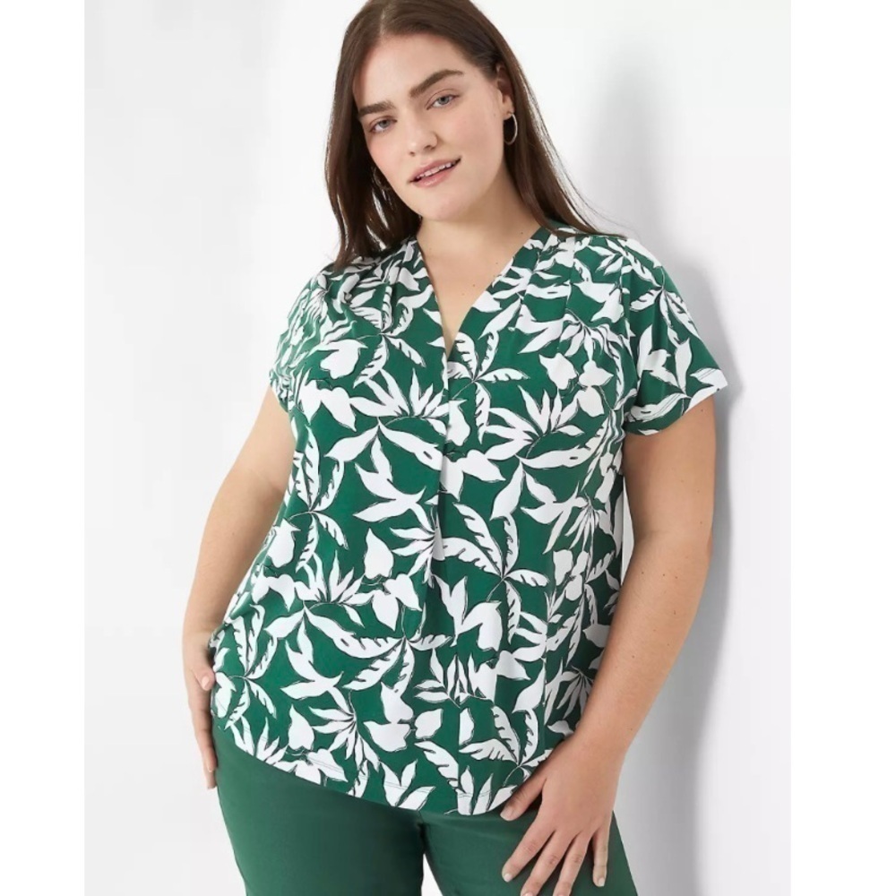 Lane Bryant Green White Tropical Leaf Print Pleated V-Neck Blouse 14/16